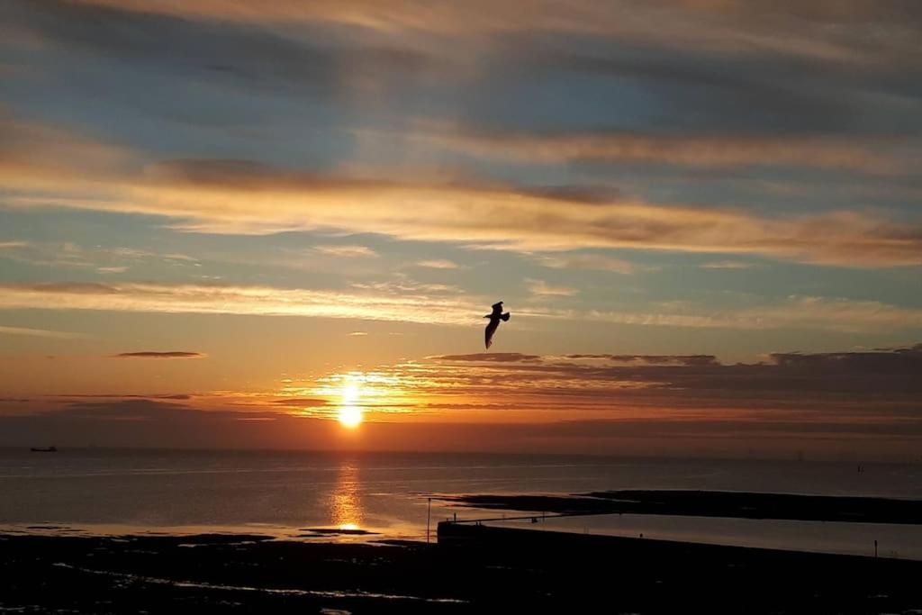 Ferienwohnung Waves@Walpole - 2 Bed Flat With Amazing Sea Views Margate Exterior foto
